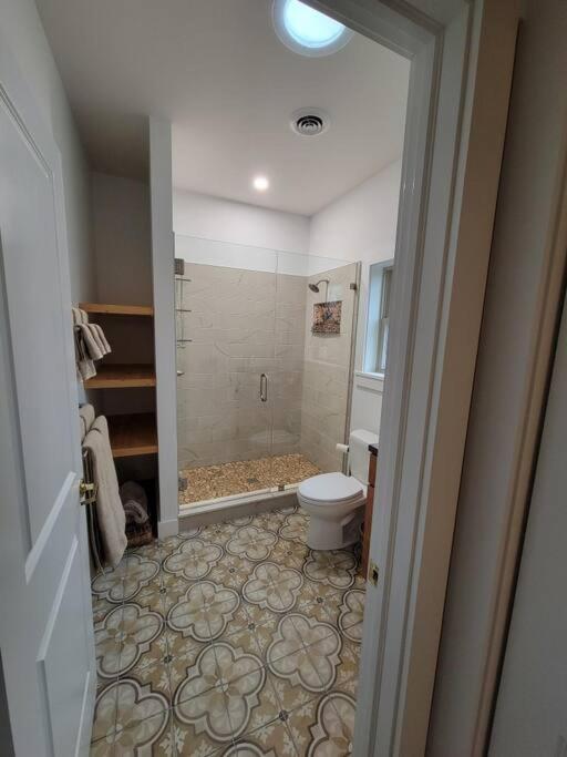 Modern, Bright & Calm 1 Bedroom / 1 Bath Farm Retreat Apartment