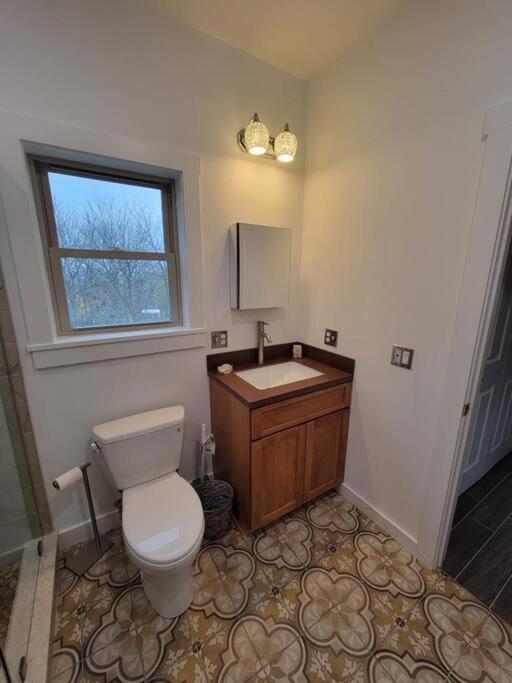 Modern, Bright & Calm 1 Bedroom / 1 Bath Farm Retreat