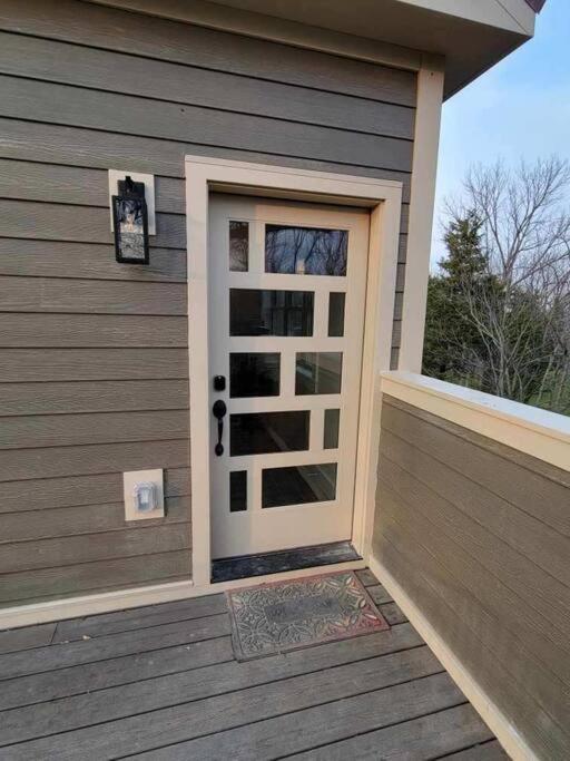 Modern, Bright & Calm 1 Bedroom / 1 Bath Farm Retreat * Penn Yan